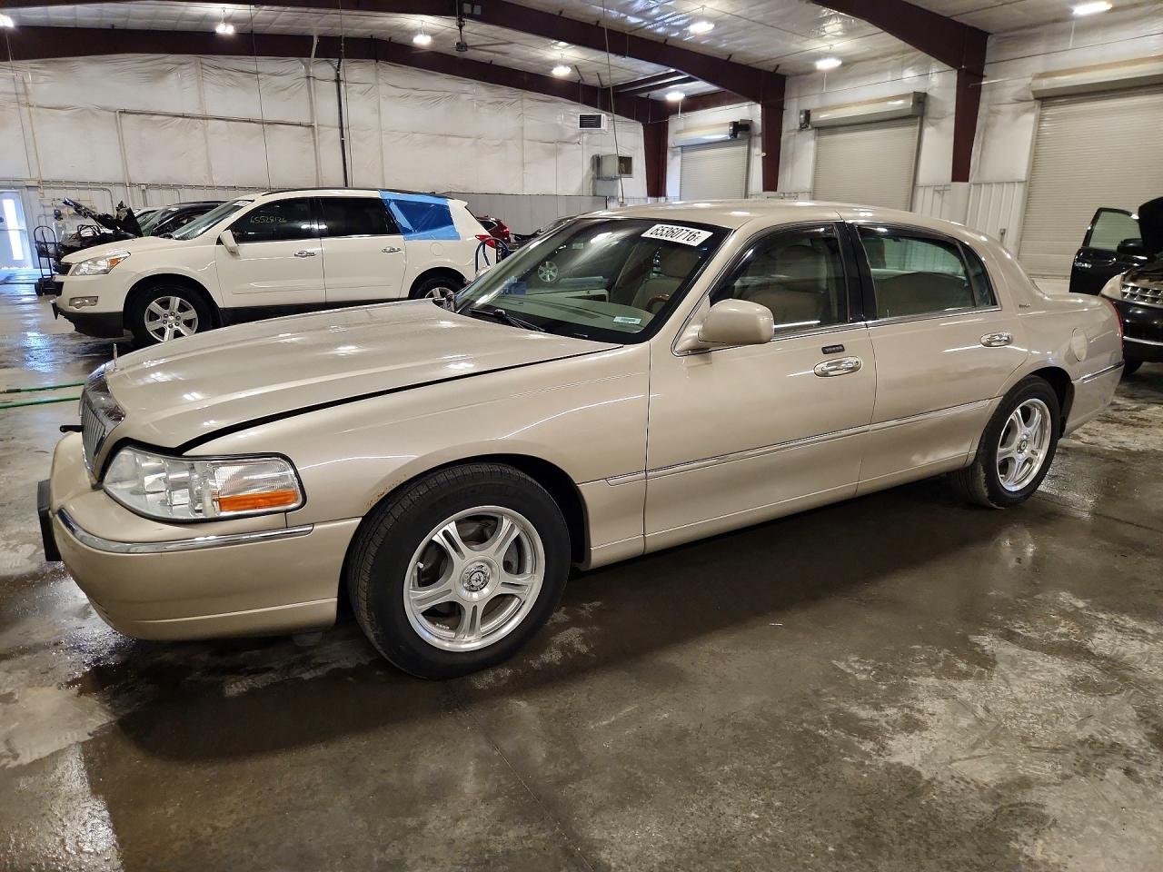 2004 LINCOLN TOWNCAR ULTIMATE | 1LNHM83W84Y665527 | UPCARS