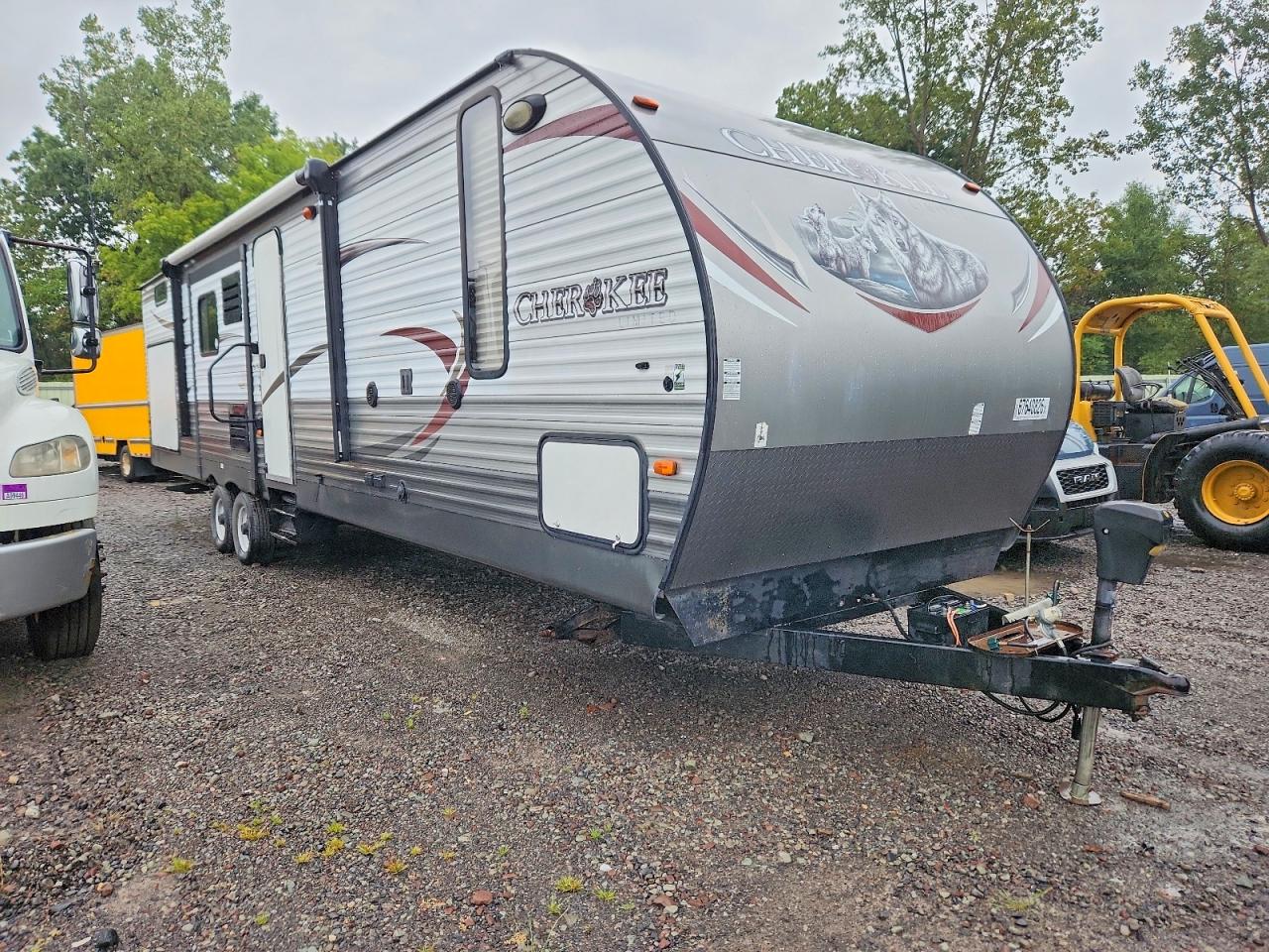 2015 CHEROKEE BY FOREST R CAMPER FOREST RIVER CHEROKEE | 4X4TCKF26FX118251 | UPCARS