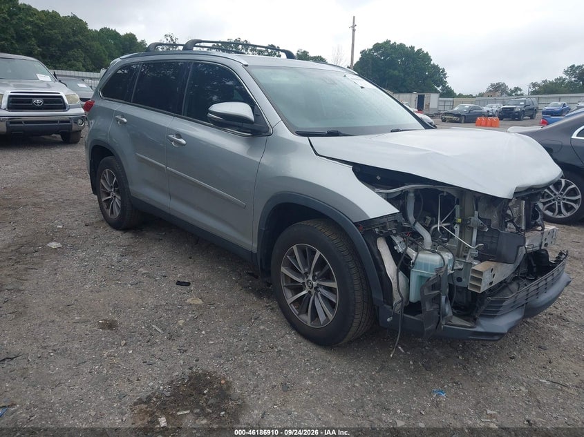 2019 TOYOTA HIGHLANDER XLE | 5TDKZRFH9KS552256 | UPCARS