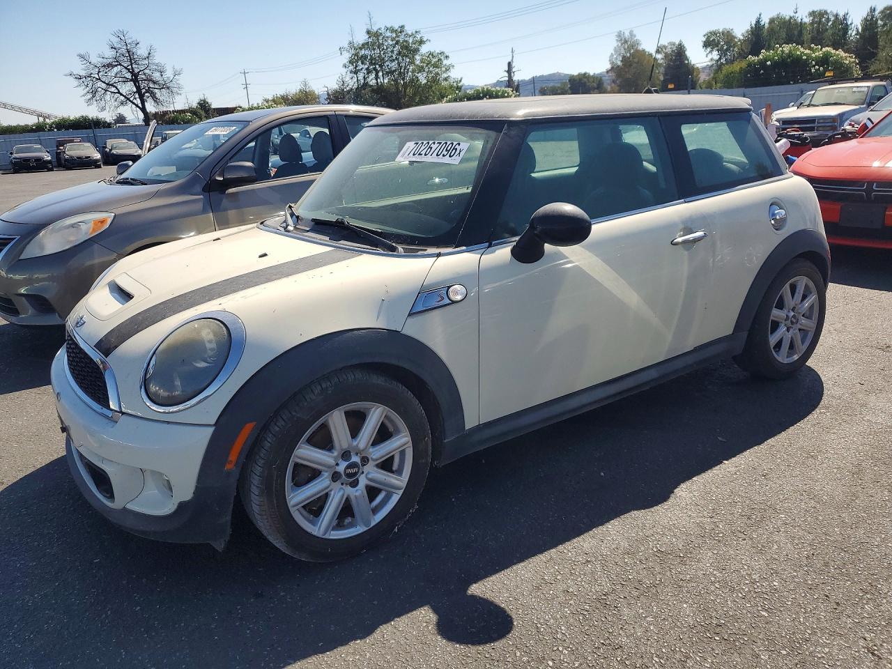 2011 MINI COOPER S | WMWSV3C56BTY21671 | UPCARS