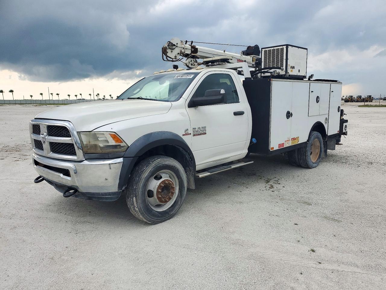 2015 RAM 5500 UTILITY / SERVICE TRUCK | 3C7WRMBLXFG626211 | UPCARS