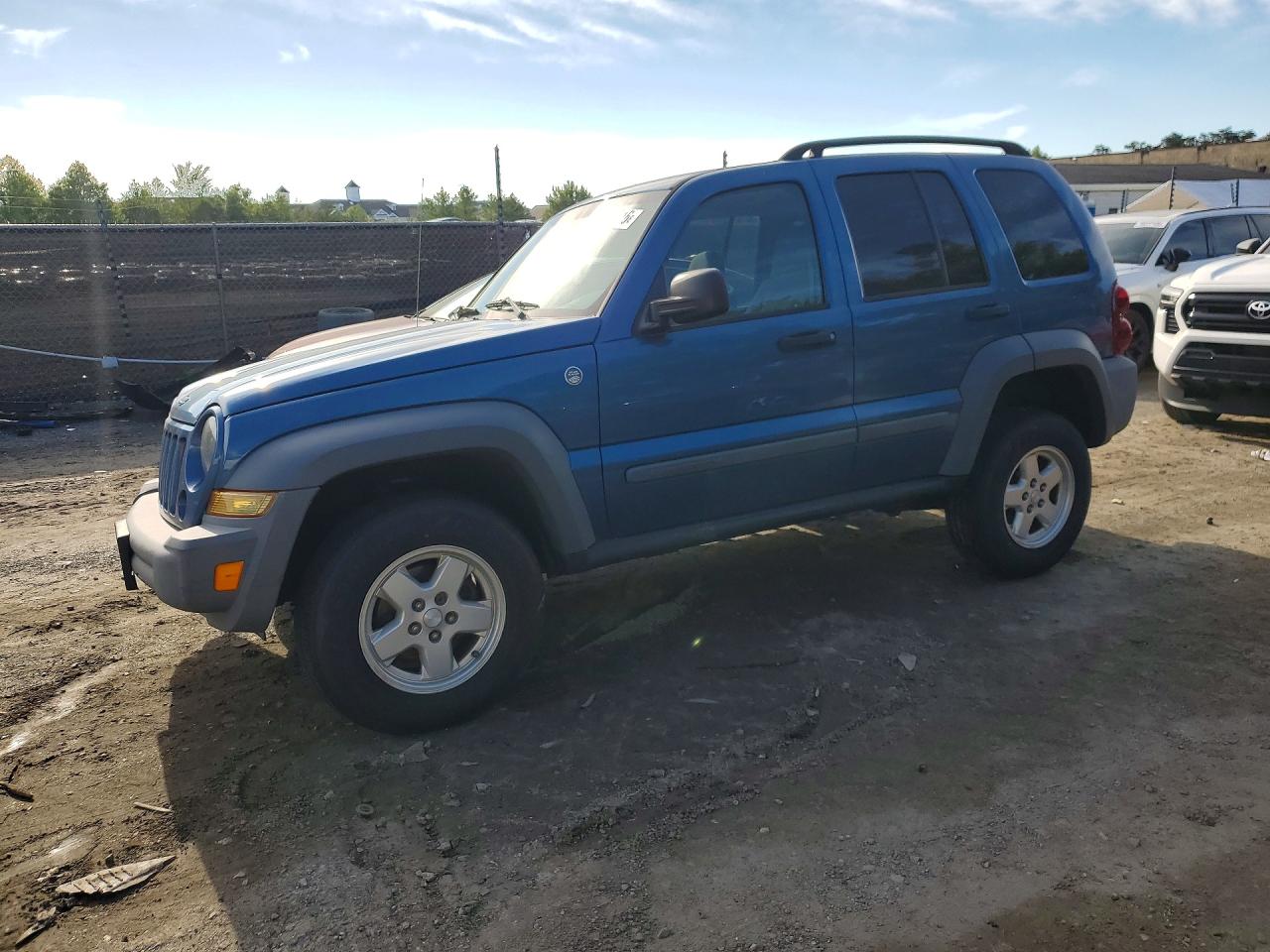 2005 JEEP LIBERTY SPORT | 1J4GL48K85W693790 | UPCARS