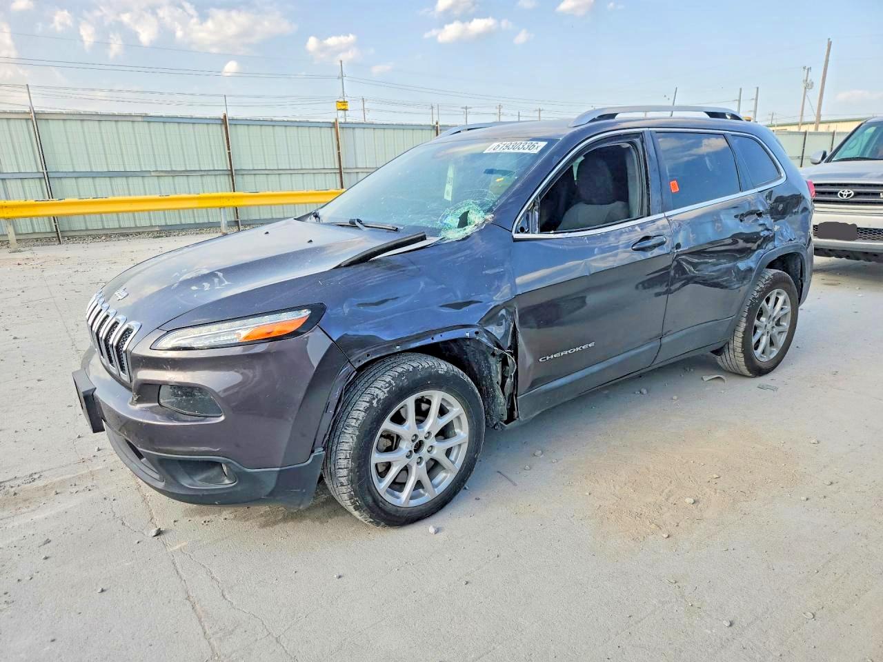 2017 JEEP CHEROKEE LATITUDE | 1C4PJLCB4HW668340 | UPCARS