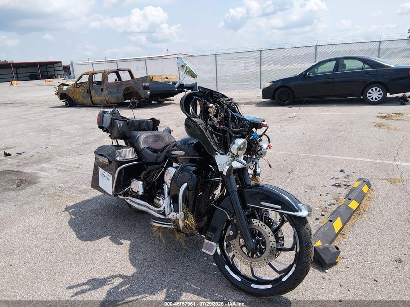 2013 HARLEY-DAVIDSON FLHTK ELECTRA GLIDE ULTRA LTD | 1HD1KEM15DB690125 | UPCARS