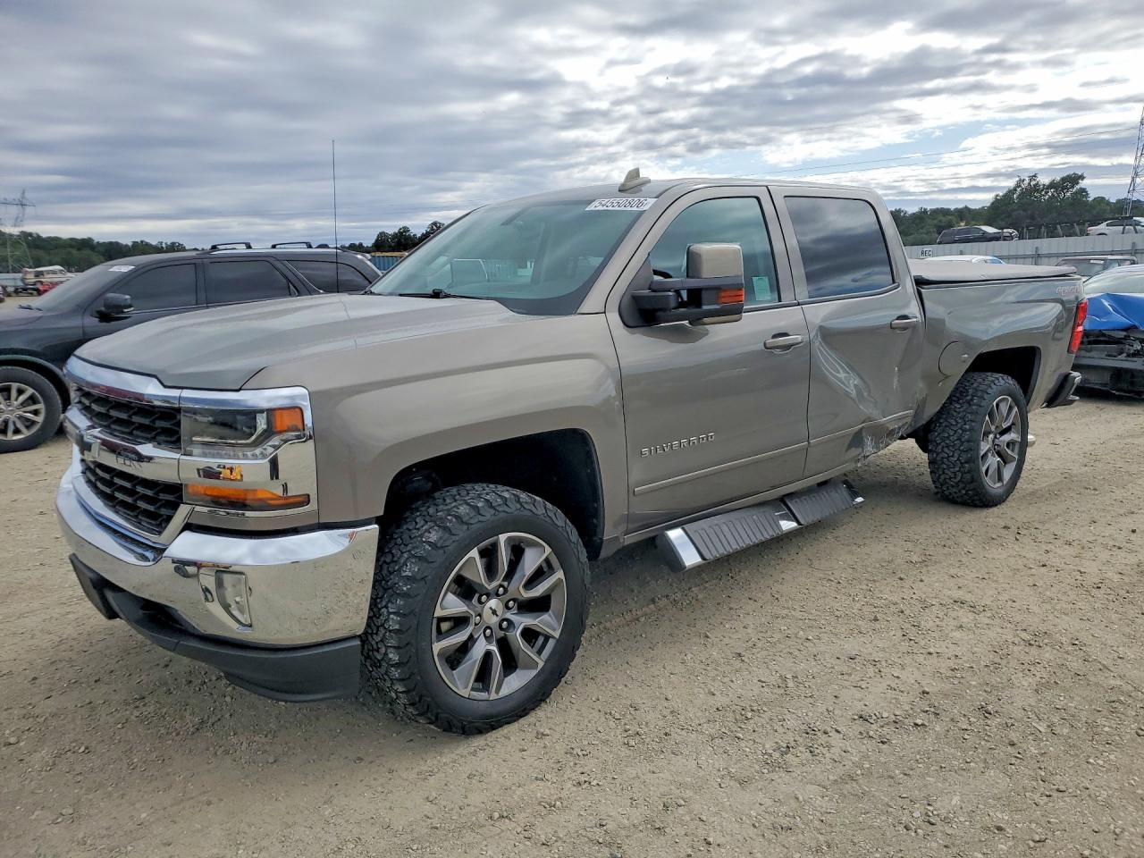 2017 CHEVROLET SILVERADO K1500 LT | 3GCUKREC4HG256944 | UPCARS