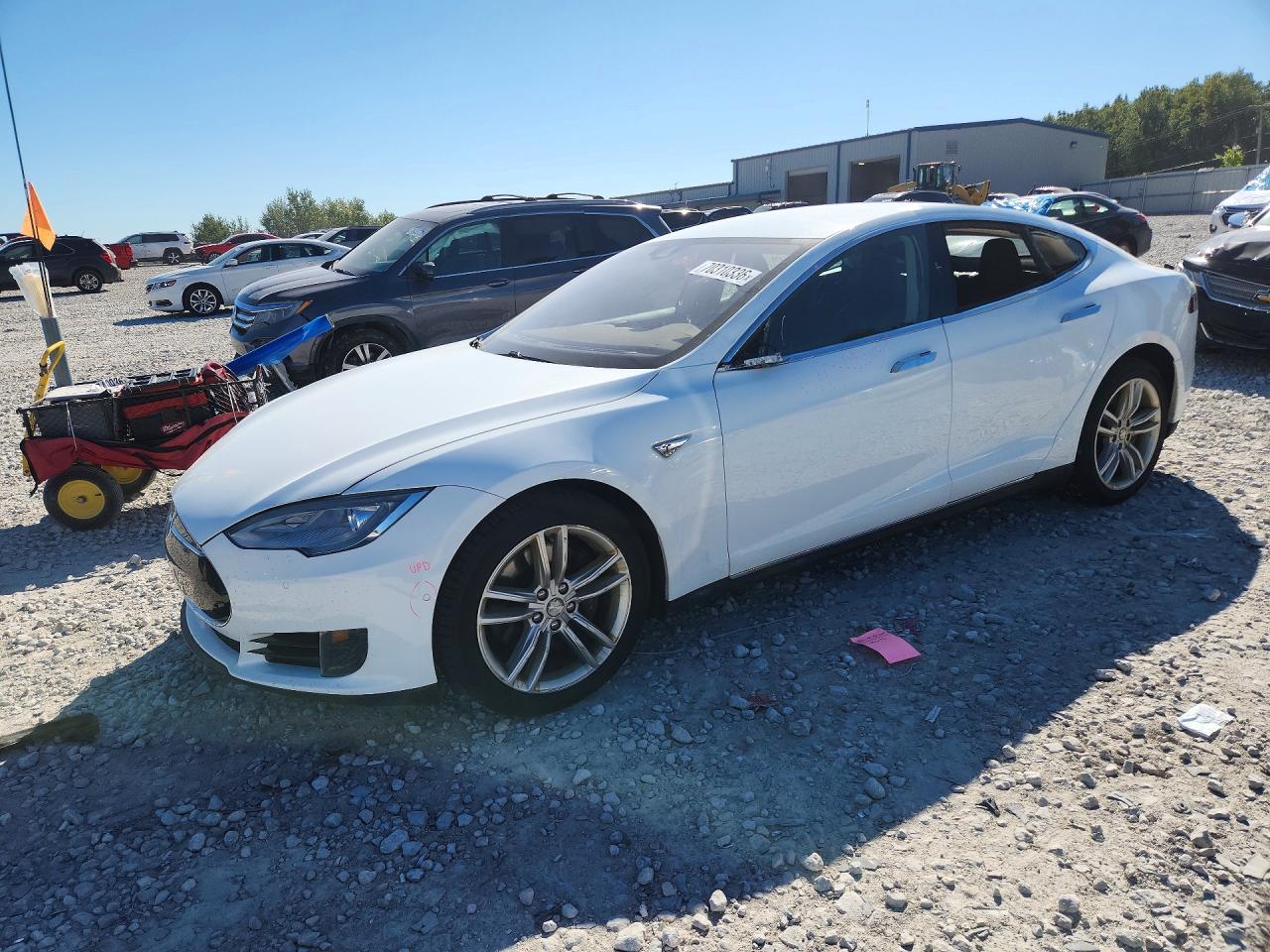 2015 TESLA MODEL S | 5YJSA1E22FF111942 | UPCARS