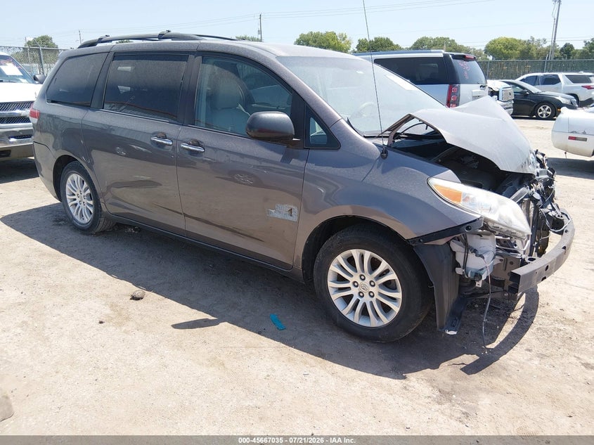 2013 TOYOTA SIENNA XLE V6 8 PASSENGER | 5TDYK3DC1DS351585 | UPCARS