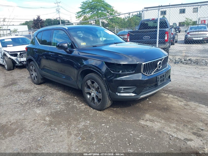2022 VOLVO XC40 T5 INSCRIPTION | YV4162UL0N2757010 | UPCARS