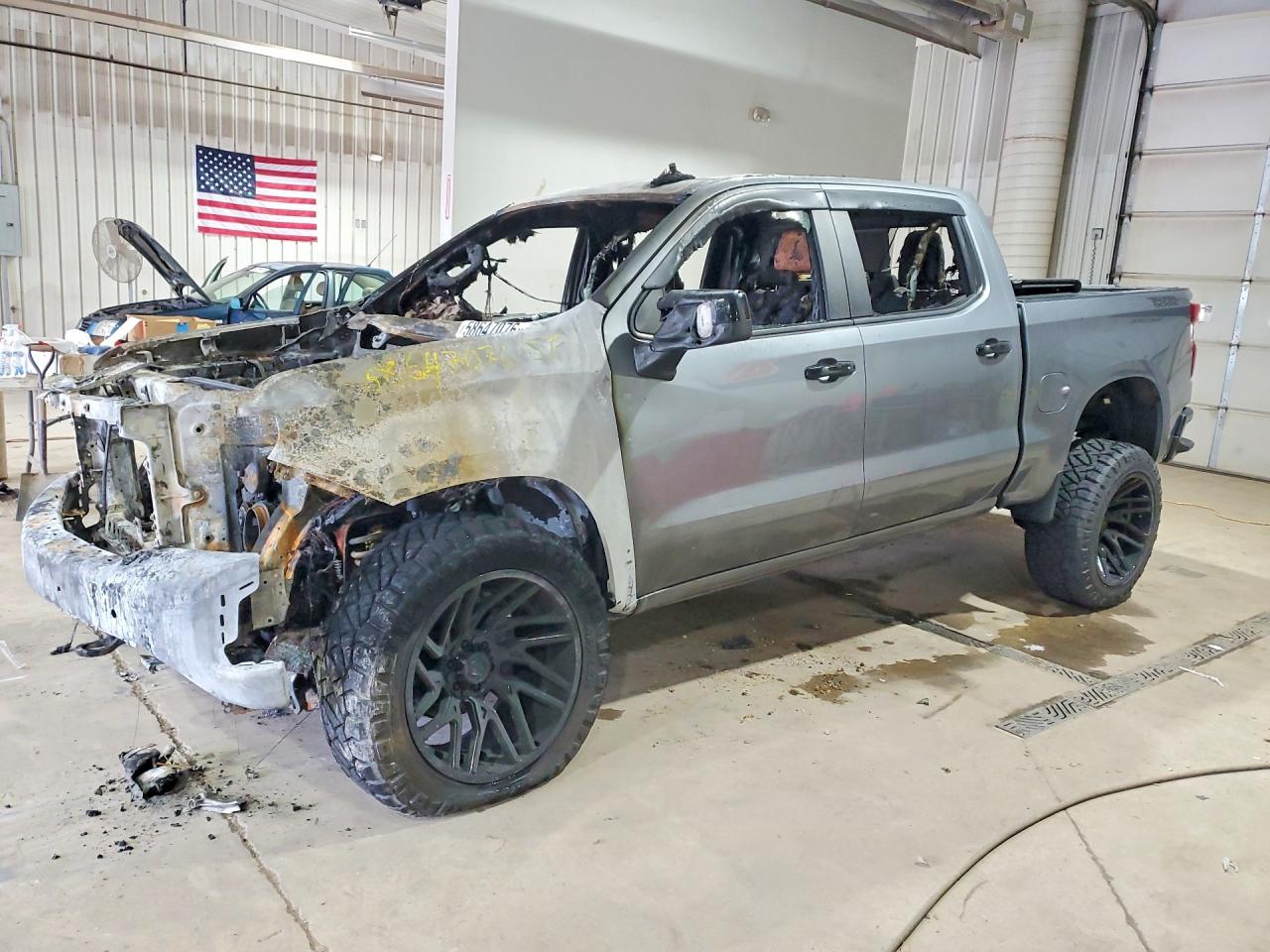 2021 CHEVROLET SILVERADO K1500 LT TRAIL BOSS | 1GCPYFED7MZ208948 | UPCARS