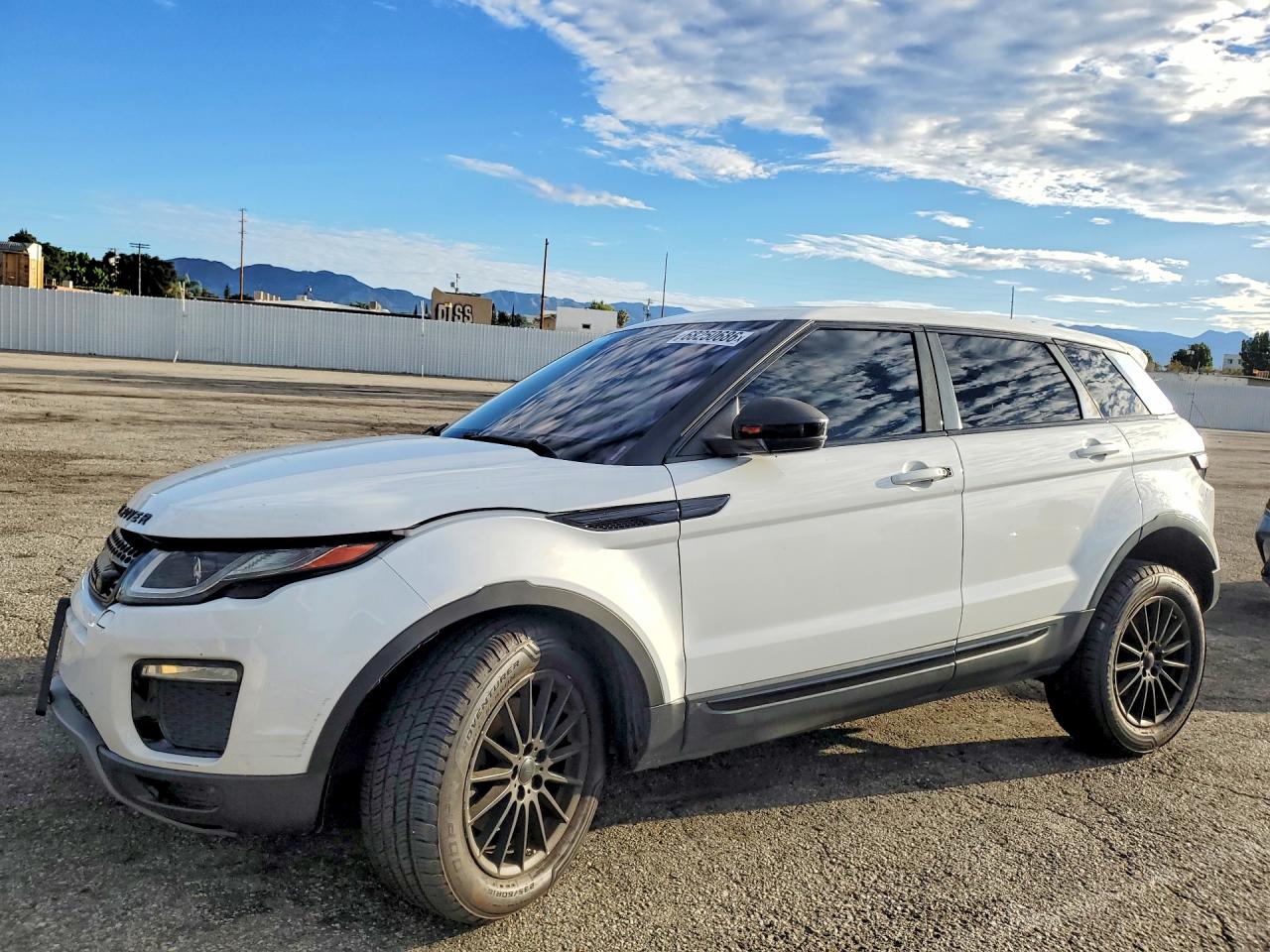 2017 LAND ROVER RANGEROVER SE | SALVP2BG2HH250661 | UPCARS
