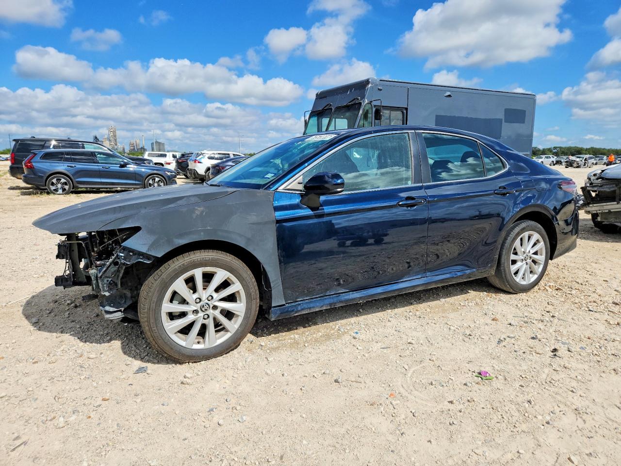 2021 TOYOTA CAMRY LE | 4T1C11AK1MU611701 | UPCARS