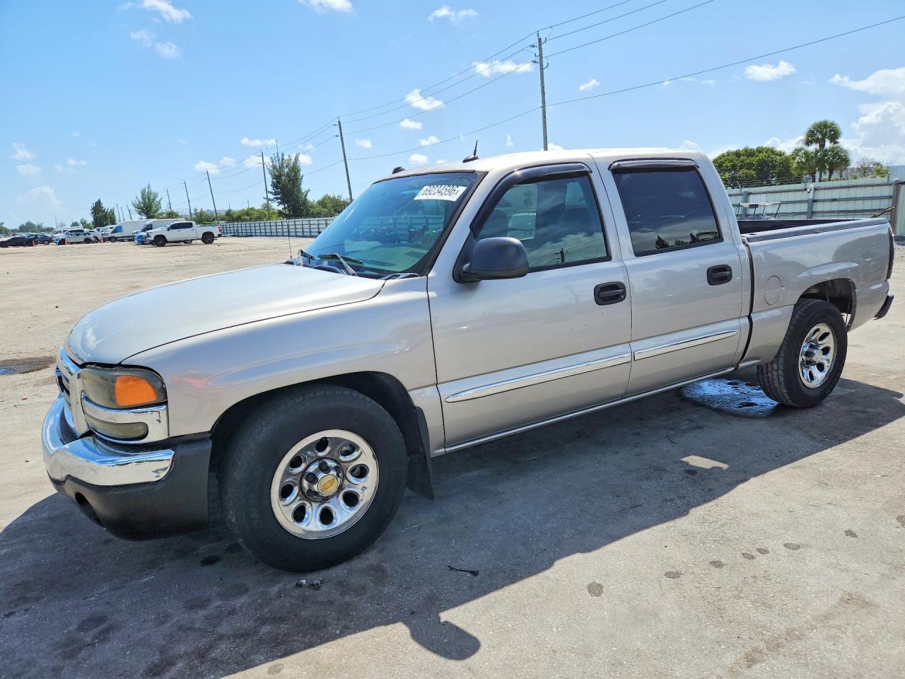 2005 GMC SIERRA SL | 2GTEC13T651257586 | UPCARS