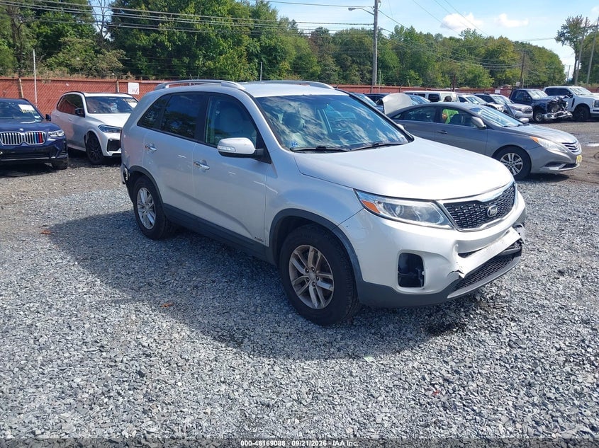 2015 KIA SORENTO LX | 5XYKTCA6XFG604131 | UPCARS