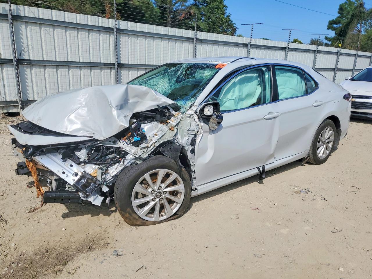 2024 TOYOTA CAMRY LE | 4T1C11AKXRU259287 | UPCARS