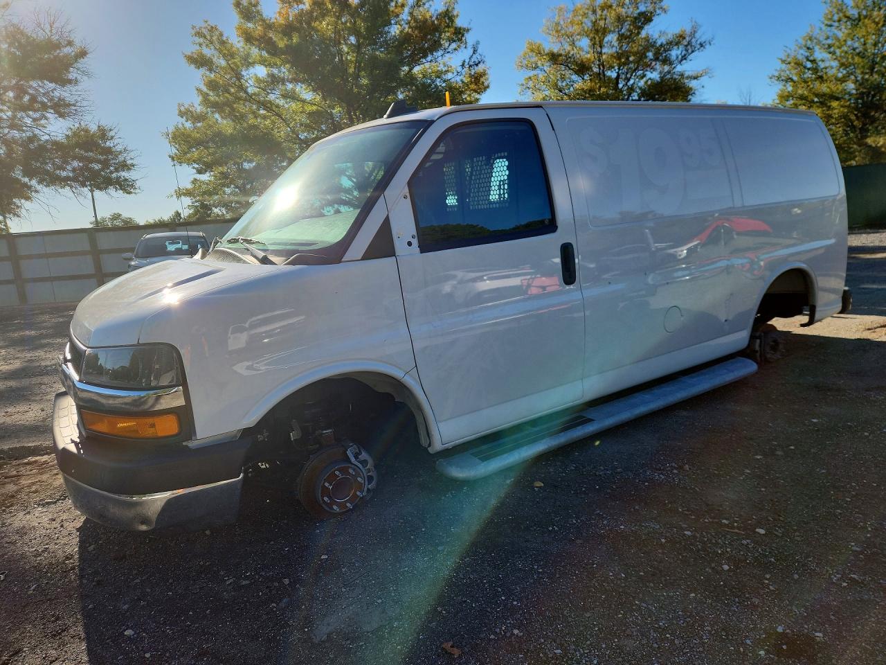 2025 CHEVROLET EXPRESS | 1GCWGAF74S1272581 | UPCARS