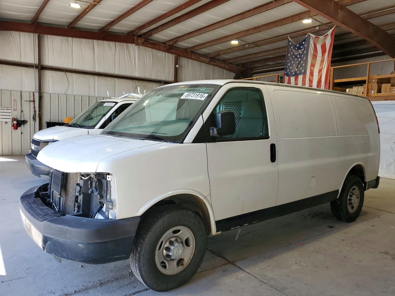 2015 CHEVROLET EXPRESS | 1GCWGFCF8F1233572 | UPCARS