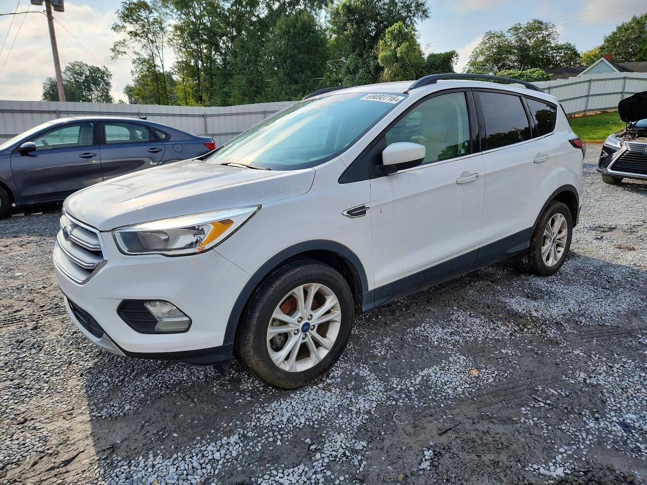 2018 FORD ESCAPE SE | 1FMCU0GD5JUB29111 | UPCARS