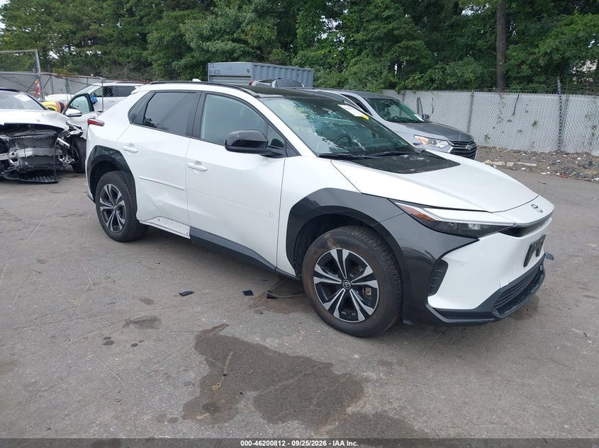 2024 TOYOTA BZ4 XLE | JTMABACA8RA069289 | UPCARS