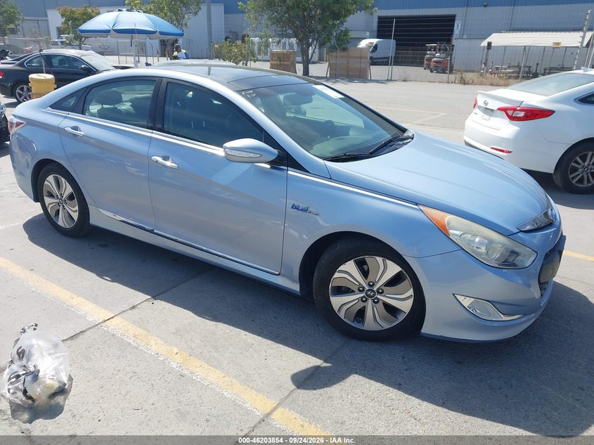 2013 HYUNDAI SONATA HYBRID LIMITED | KMHEC4A43DA075180 | UPCARS