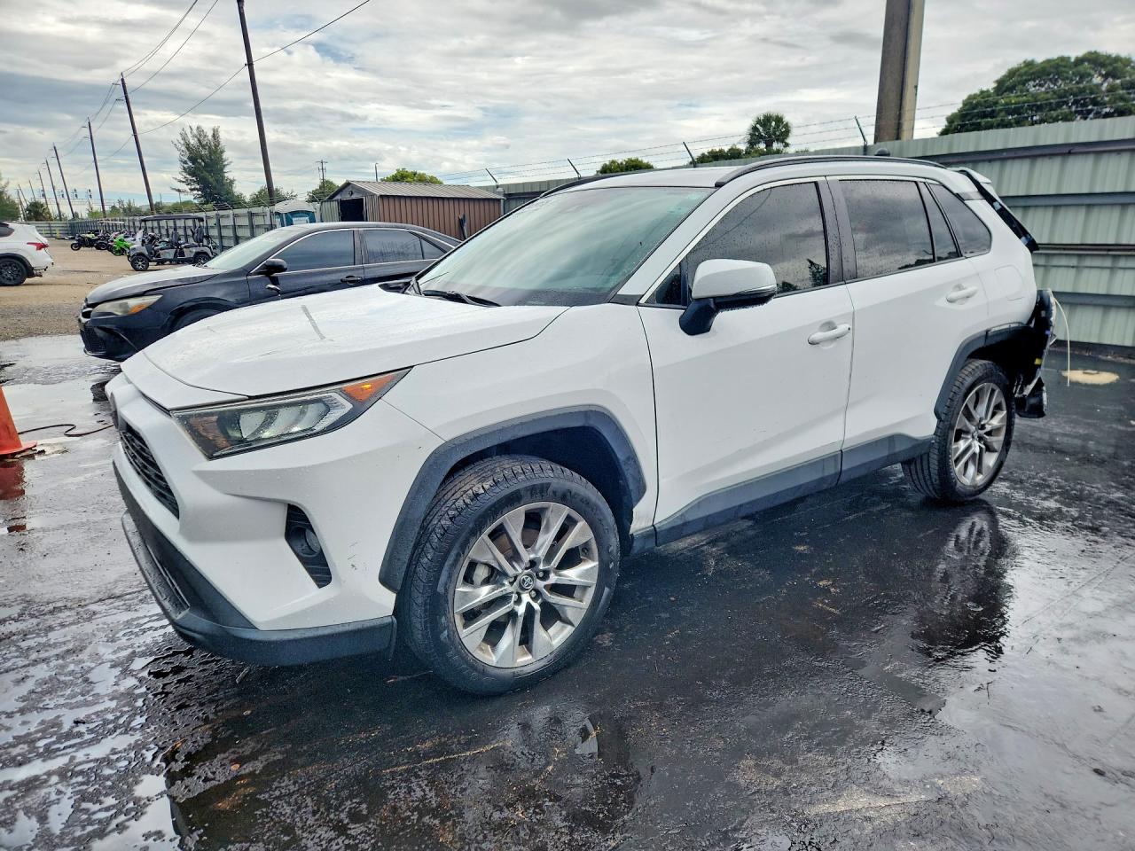 2020 TOYOTA RAV4 XLE PREMIUM | 2T3C1RFV2LC042818 | UPCARS