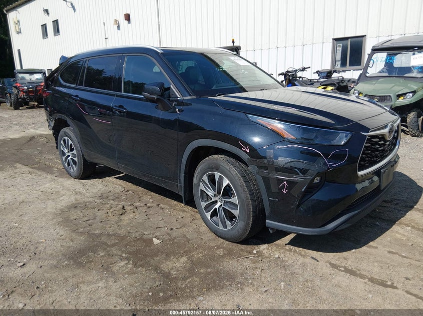 2022 TOYOTA HIGHLANDER XLE | 5TDHZRBH6NS180959 | UPCARS