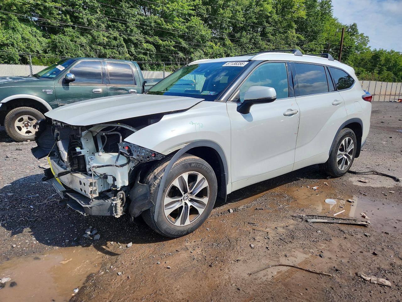 2022 TOYOTA HIGHLANDER XLE | 5TDGZRBH2NS560599 | UPCARS