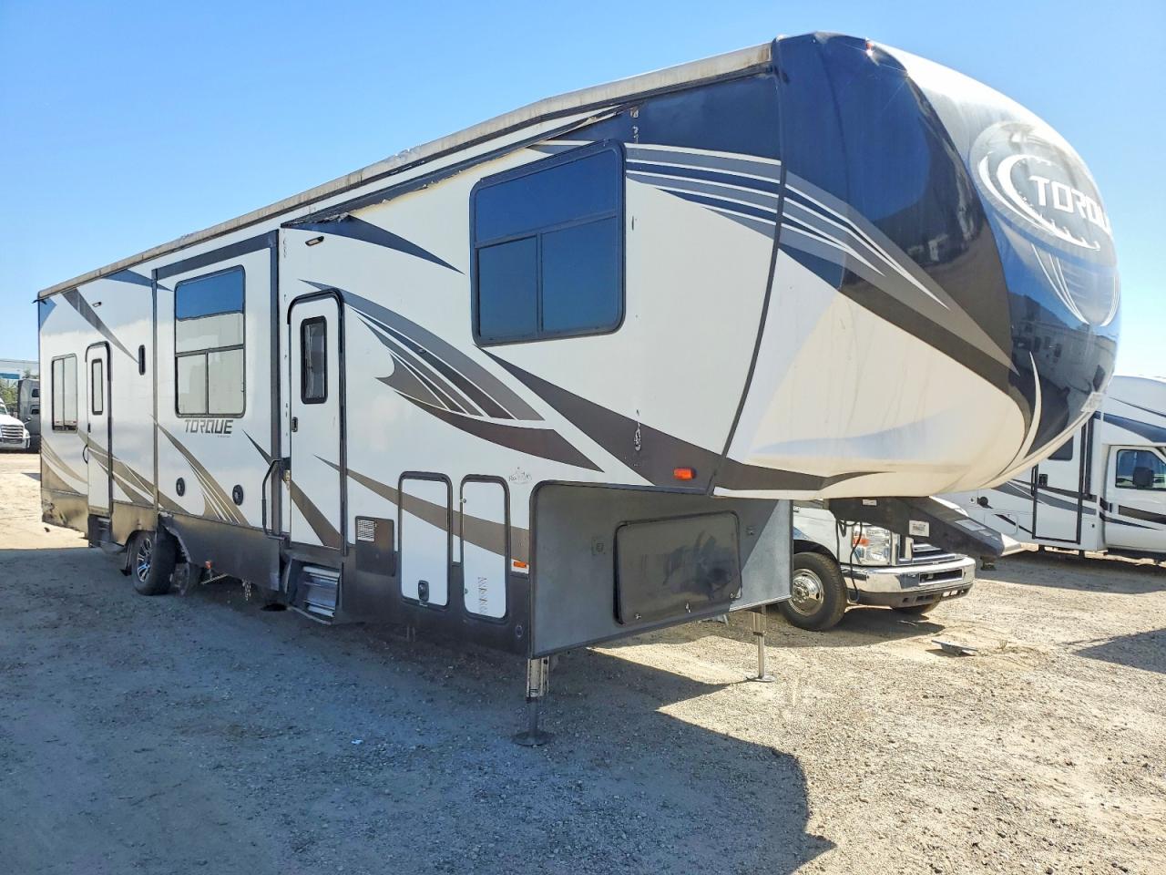 2018 HEARTLAND RV TORQUE EXT HEARTLAND 345 TORQUE CAMPER | 5SFCG3927JE379448 | UPCARS