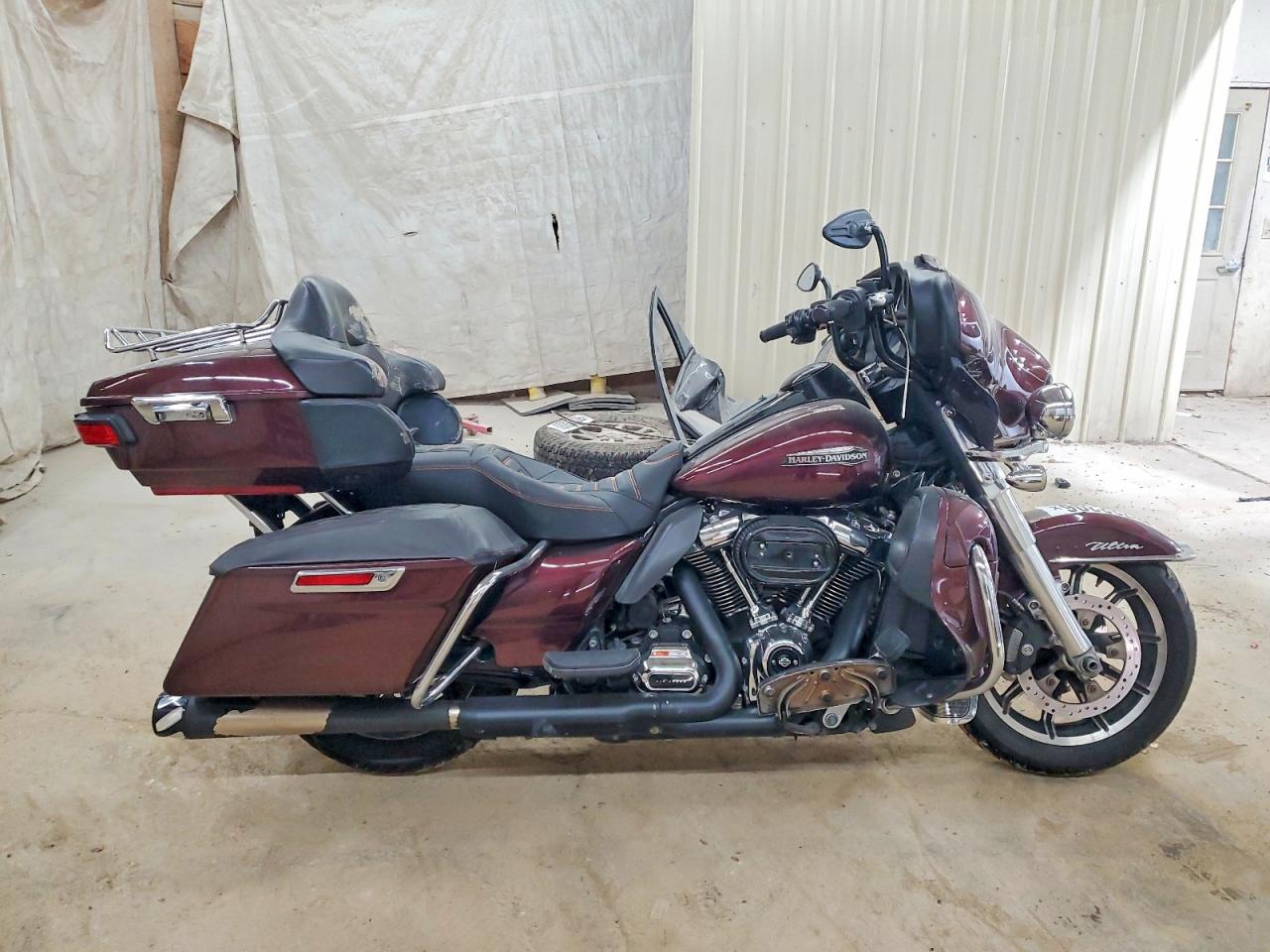 2019 HARLEY-DAVIDSON FL | 1HD1FCC11KB675337 | UPCARS