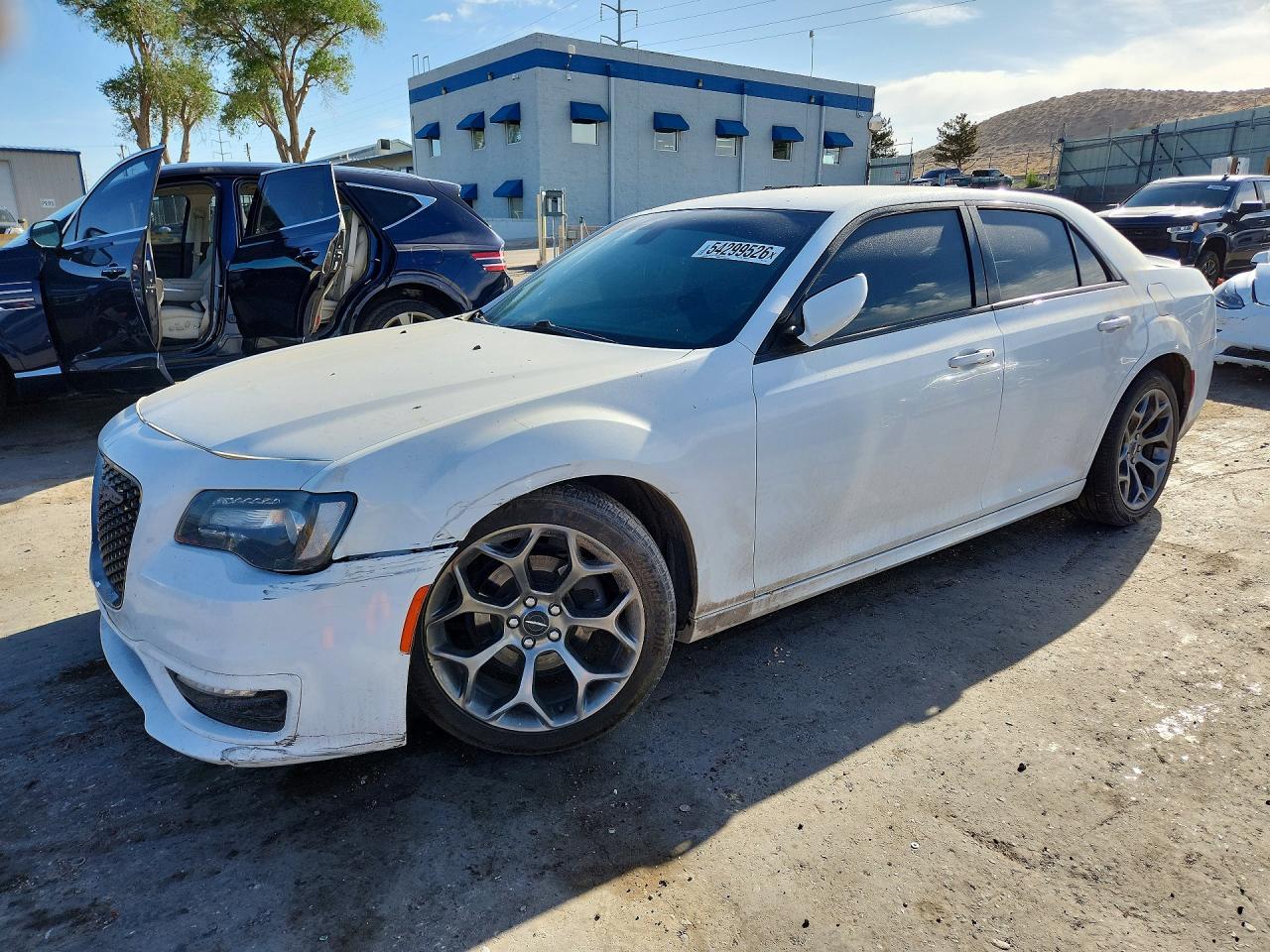 2018 CHRYSLER 300 | 2C3CCABGXJH127327 | UPCARS