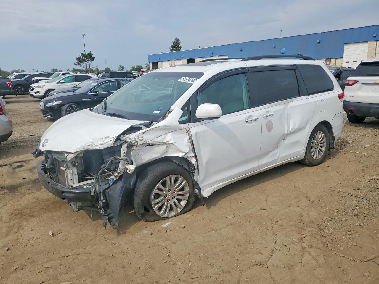 2013 TOYOTA SIENNA XLE 8-PASSENGER | 5TDYK3DC1DS330848 | UPCARS