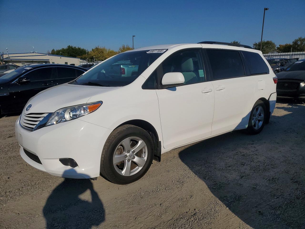 2017 TOYOTA SIENNA LE | 5TDKZ3DC8HS879597 | UPCARS