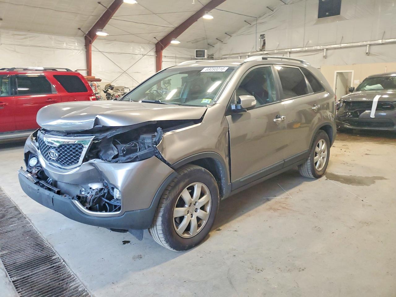 2011 KIA SORENTO LX | 5XYKT3A18BG100434 | UPCARS