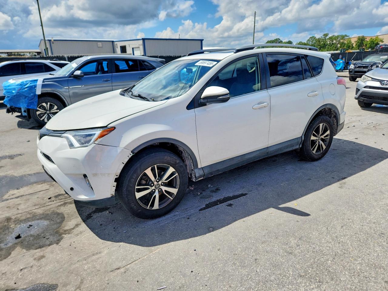 2017 TOYOTA RAV4 XLE | JTMWFREV8HJ707628 | UPCARS