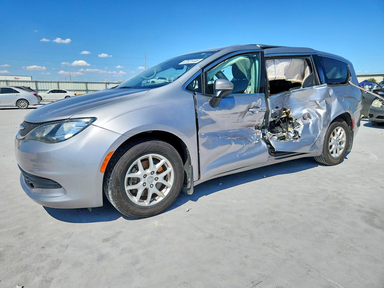 2017 CHRYSLER PACIFICA LX | 2C4RC1CG7HR512997 | UPCARS