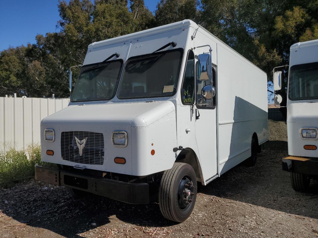 2022 XOS SV01 SV05 | 4T9TSAA62NC208184 | UPCARS