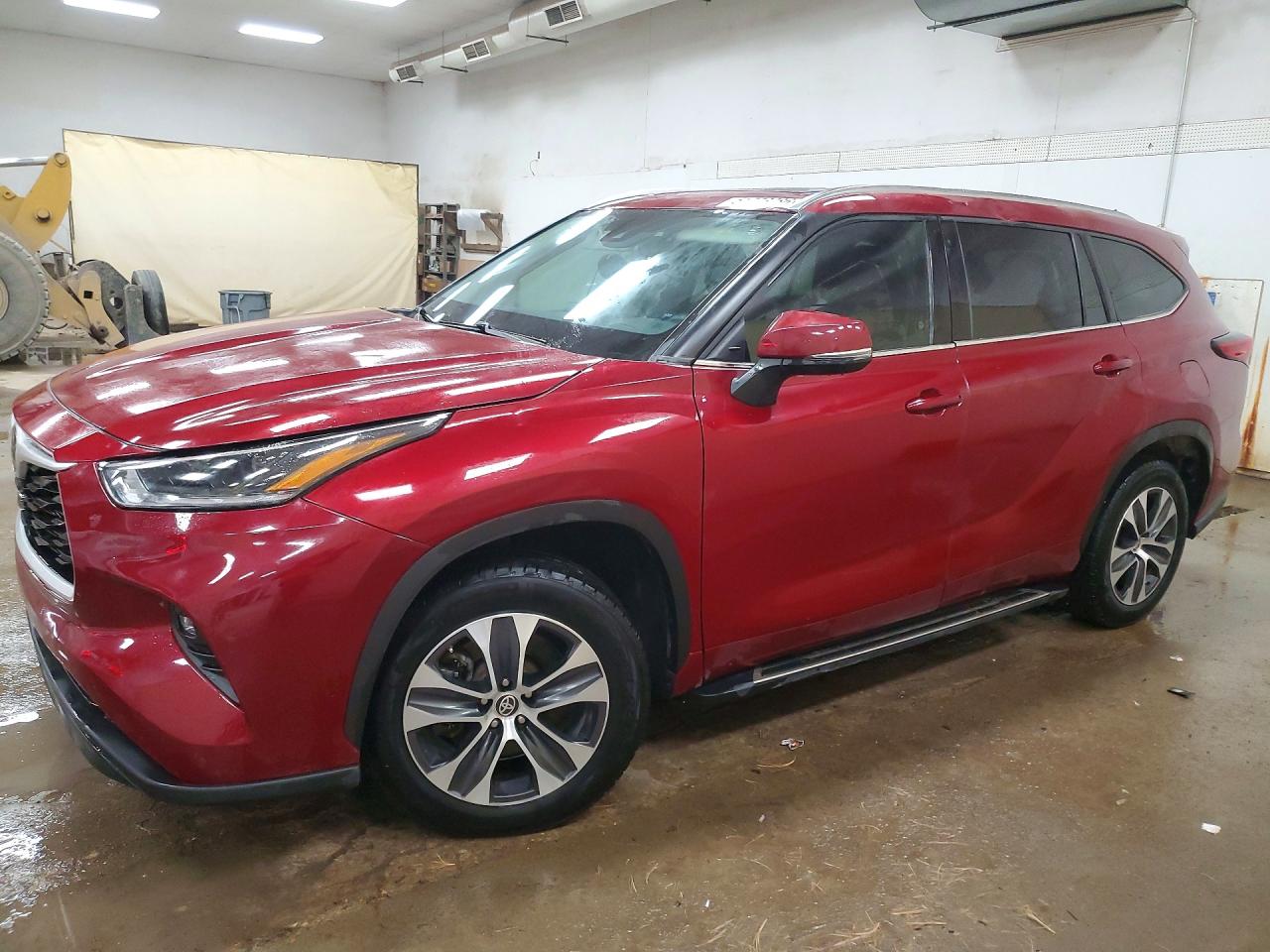 2021 TOYOTA HIGHLANDER XLE | 5TDGZRAH1MS063057 | UPCARS