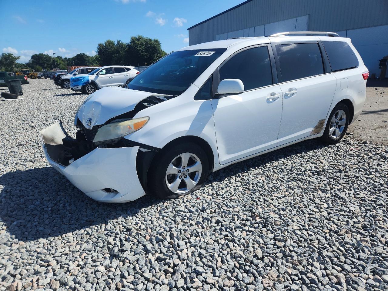 2015 TOYOTA SIENNA LE | 5TDKK3DC1FS682479 | UPCARS