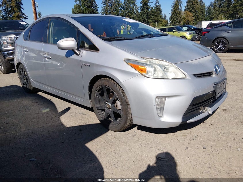 2015 TOYOTA PRIUS TWO | JTDKN3DU3F0416125 | UPCARS