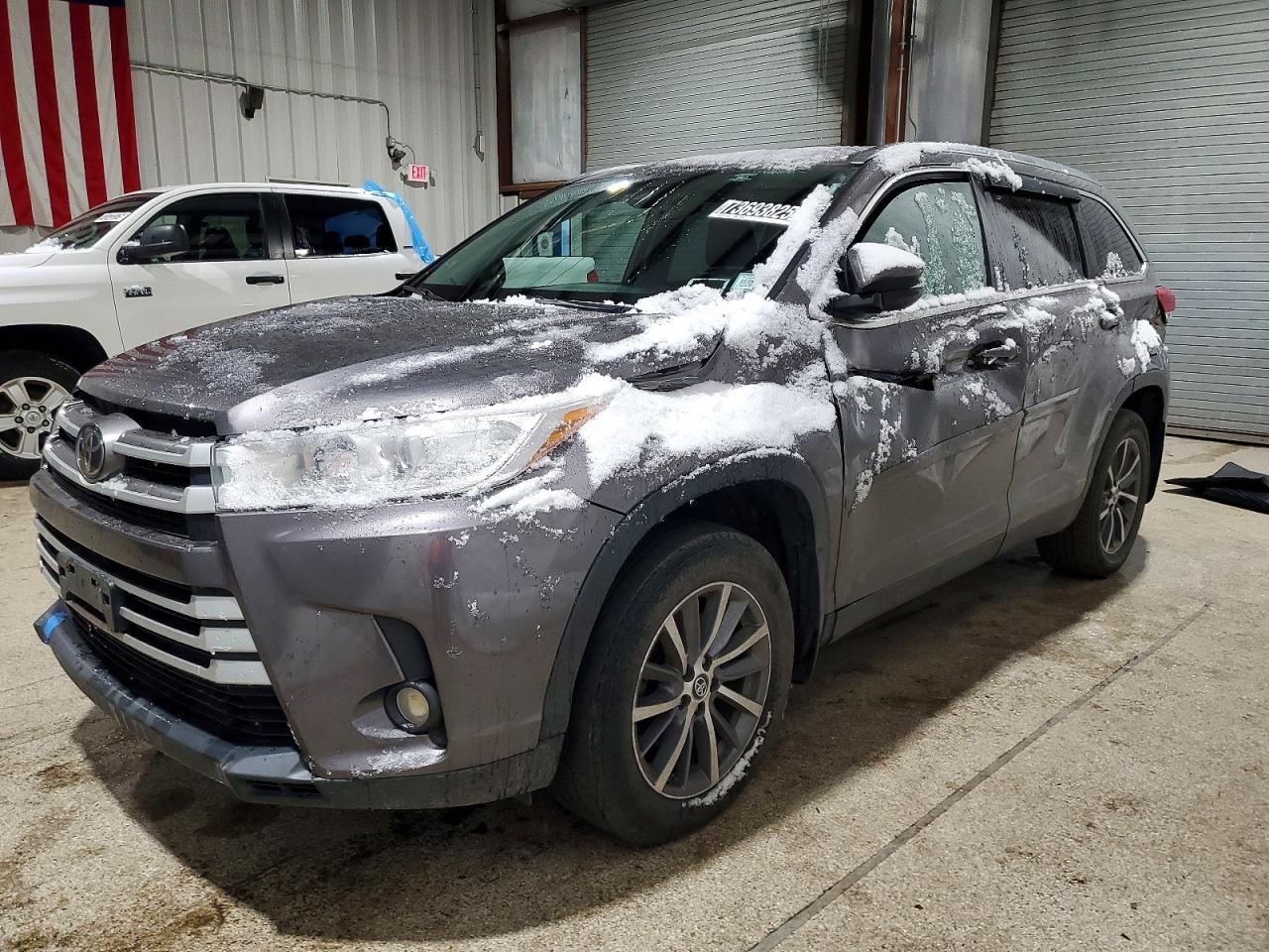 2019 TOYOTA HIGHLANDER SE | 5TDJZRFH3KS564625 | UPCARS