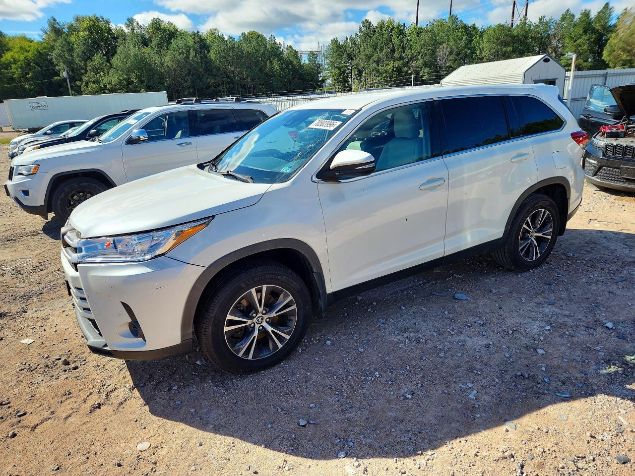 2019 TOYOTA HIGHLANDER LE | 5TDBZRFH1KS990219 | UPCARS