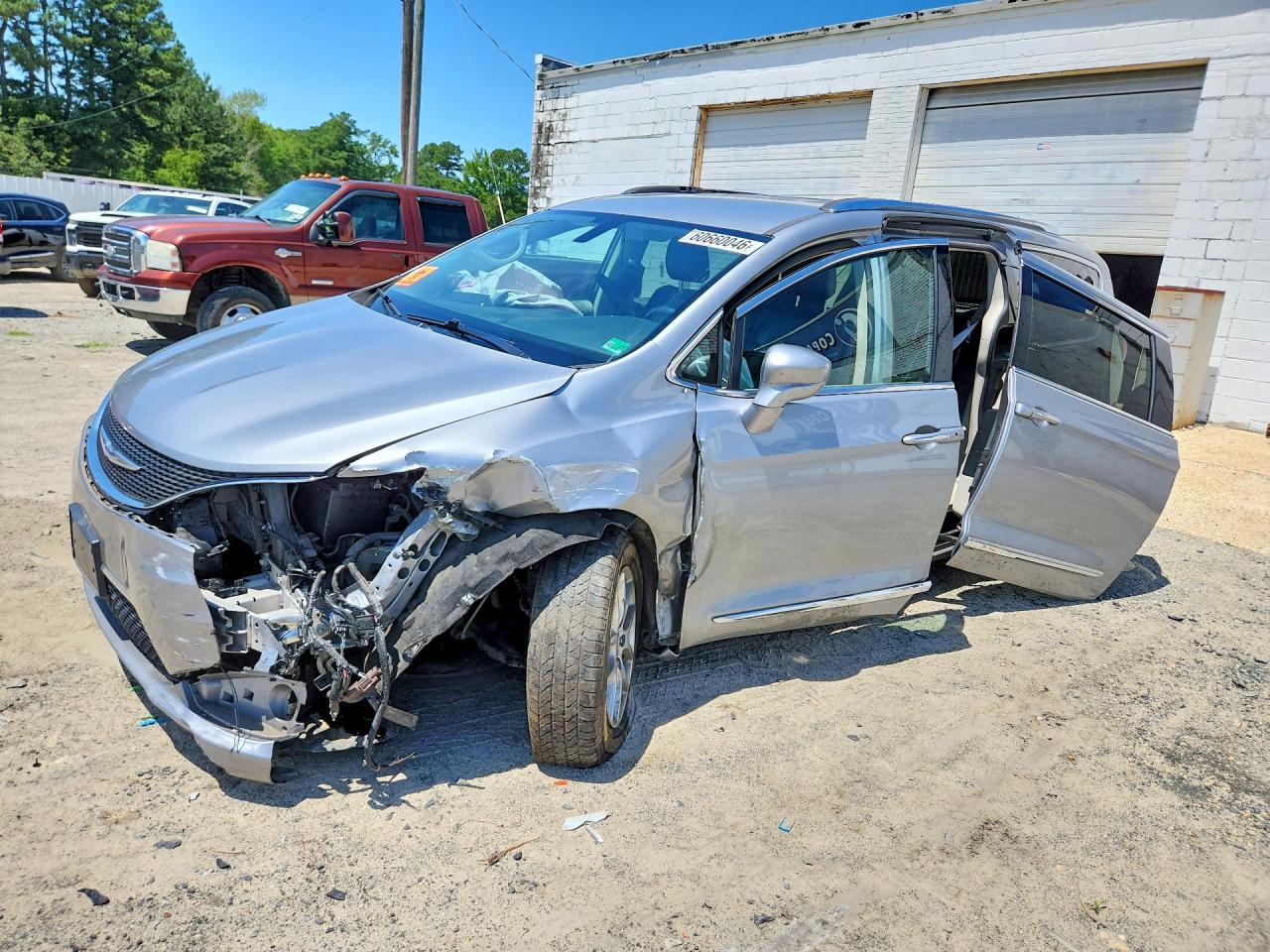 2020 CHRYSLER PACIFICA TOURING L | 2C4RC1BG9LR279778 | UPCARS