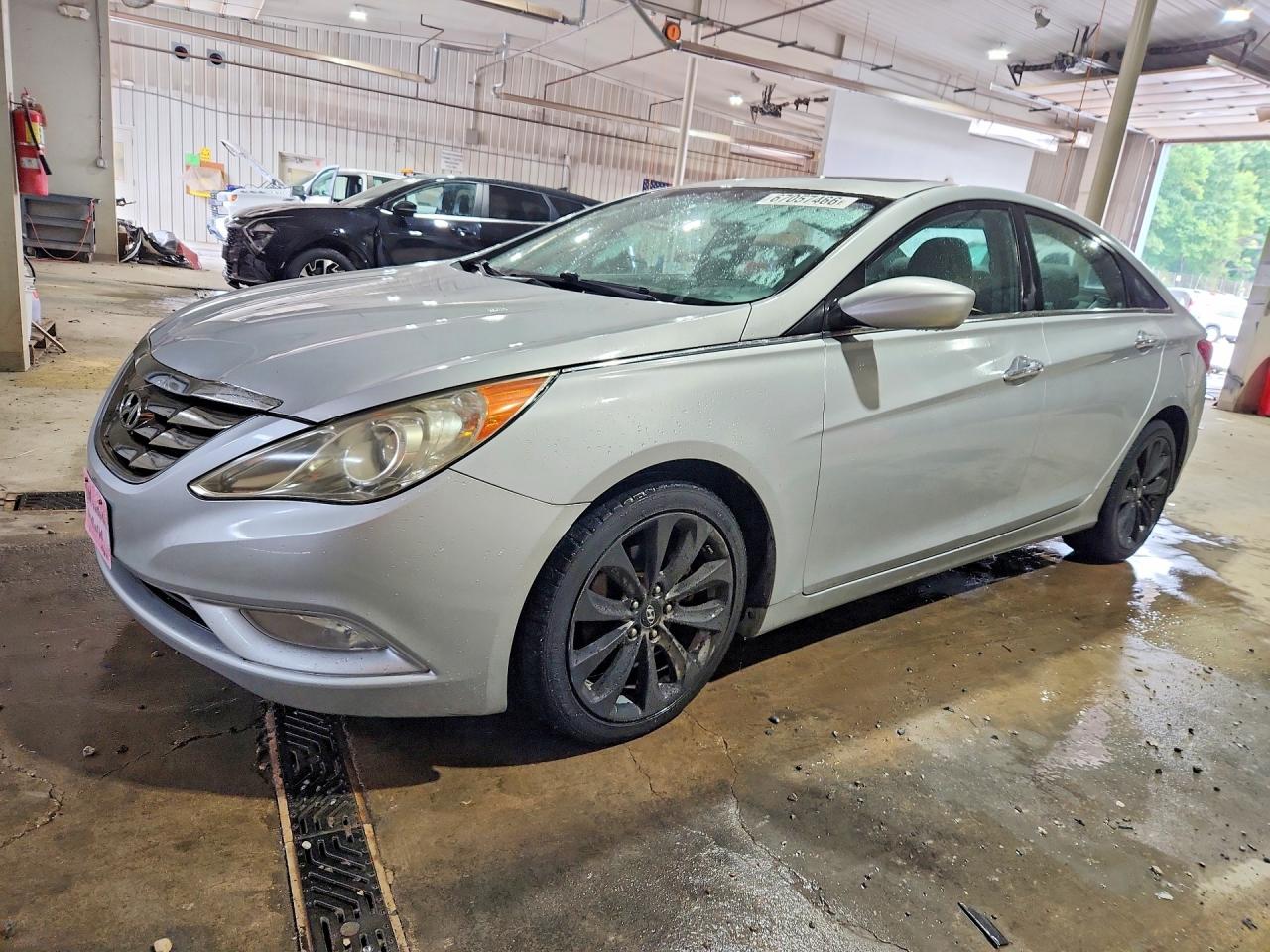 2011 HYUNDAI SONATA SE | 5NPEC4AC0BH117371 | UPCARS