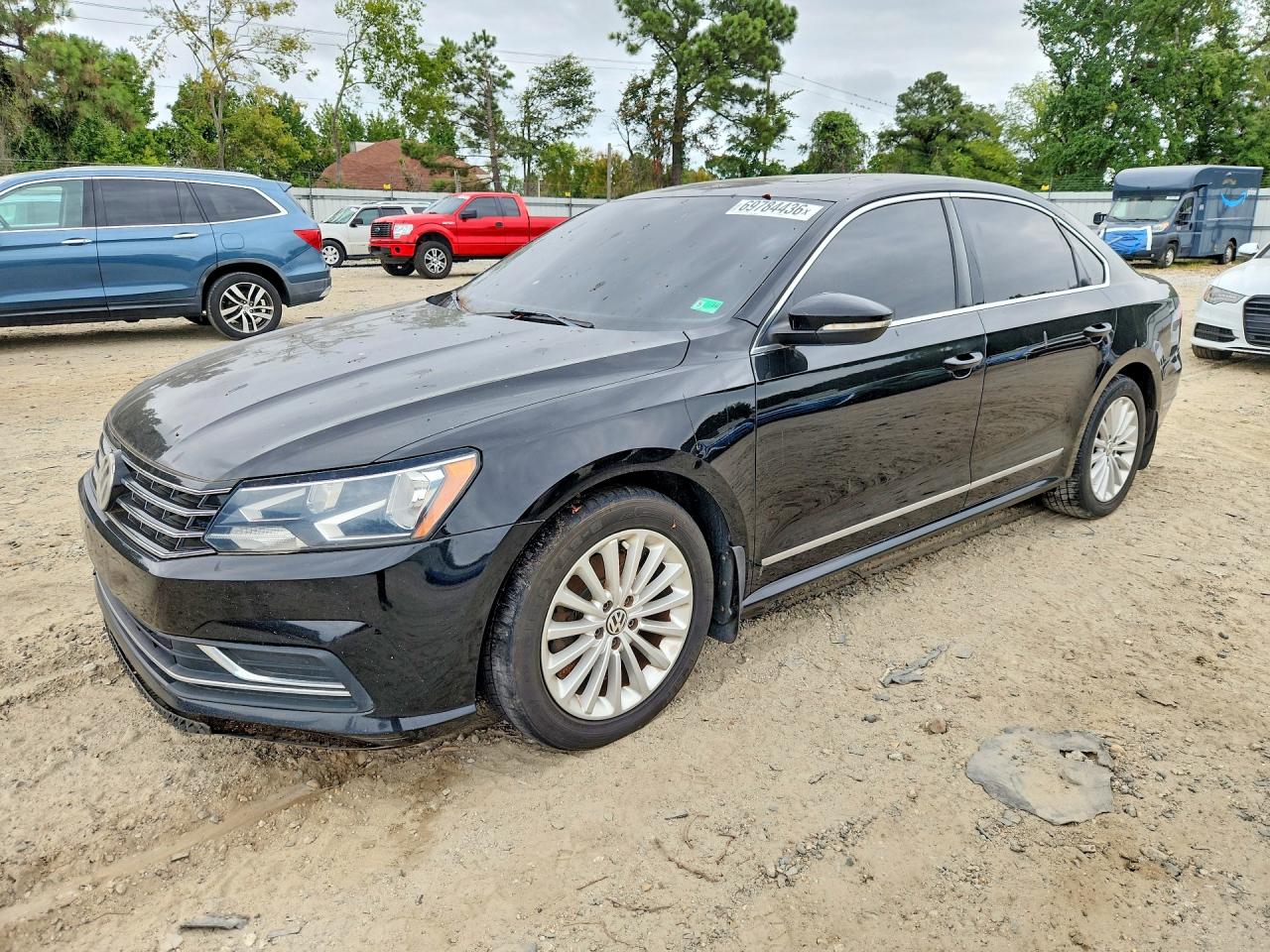 2016 VOLKSWAGEN PASSAT SE | 1VWBT7A37GC036517 | UPCARS