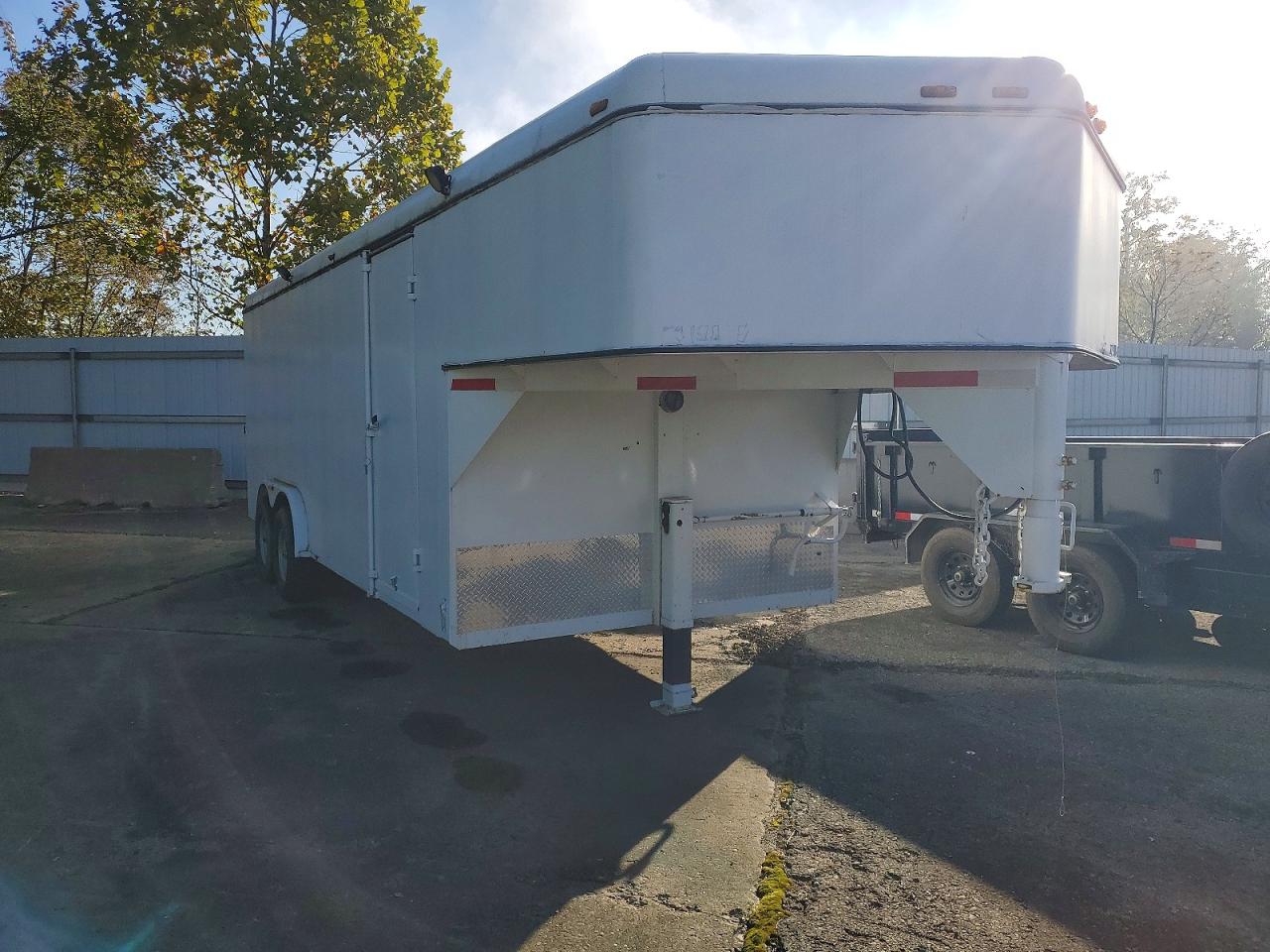 2020 W-W W-W | 11W4C2027LW319825 | UPCARS