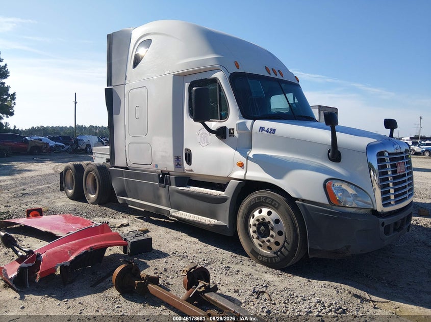 2015 FREIGHTLINER CASCADIA 125 | 1FUJGLD58FLGF3939 | UPCARS