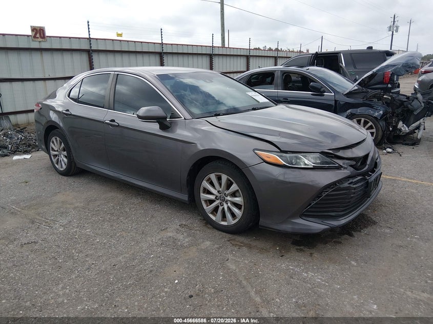 2018 TOYOTA CAMRY LE | 4T1B11HKXJU143335 | UPCARS