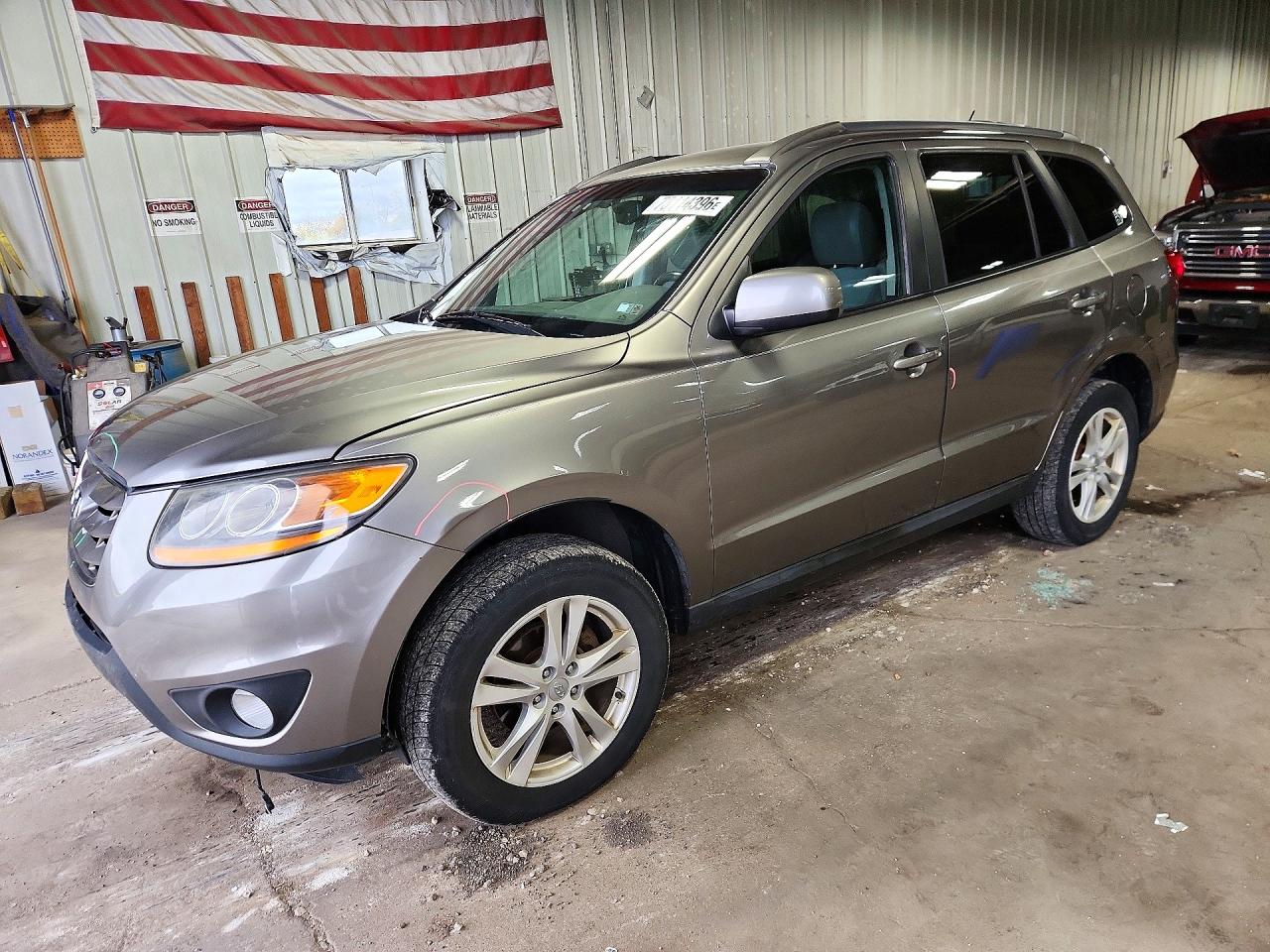 2011 HYUNDAI SANTA FE SE | 5XYZHDAG2BG071751 | UPCARS