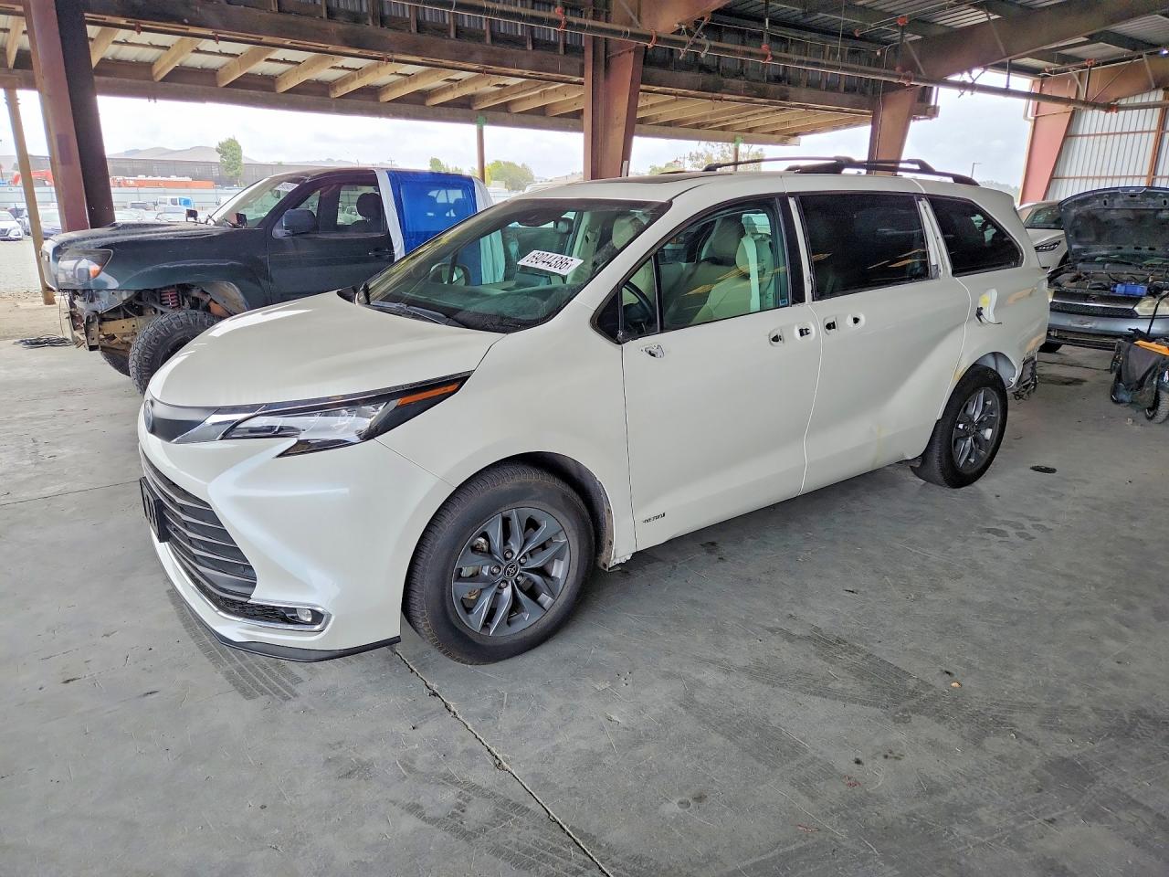 2021 TOYOTA SIENNA XLE | 5TDJSKFC6MS017271 | UPCARS