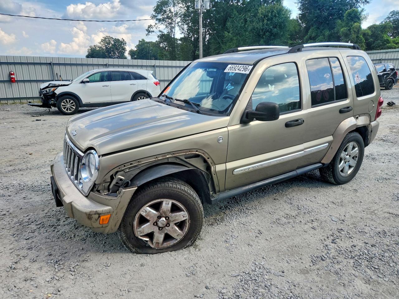 2005 JEEP LIBERTY LIMITED | 1J4GL58K25W542286 | UPCARS