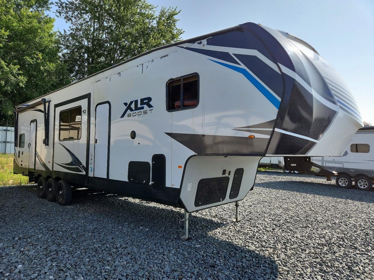 2022 FORESRIVER XLR BOOST FOREST RIVER  CAMPER | 5ZT3XL2F7NZ001448 | UPCARS